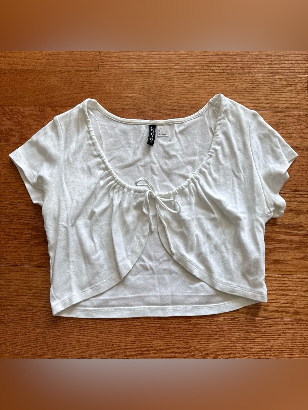 H&M White Tie-Front Cropped Top